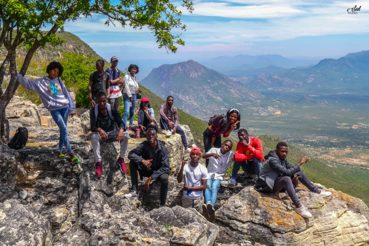 Foto 2 da excursão Visita ao Miradouro da Serra da Leba